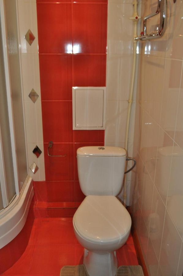 קרמנצ'וג Cozy Apartments Near The Mcdonalds מראה חיצוני תמונה
